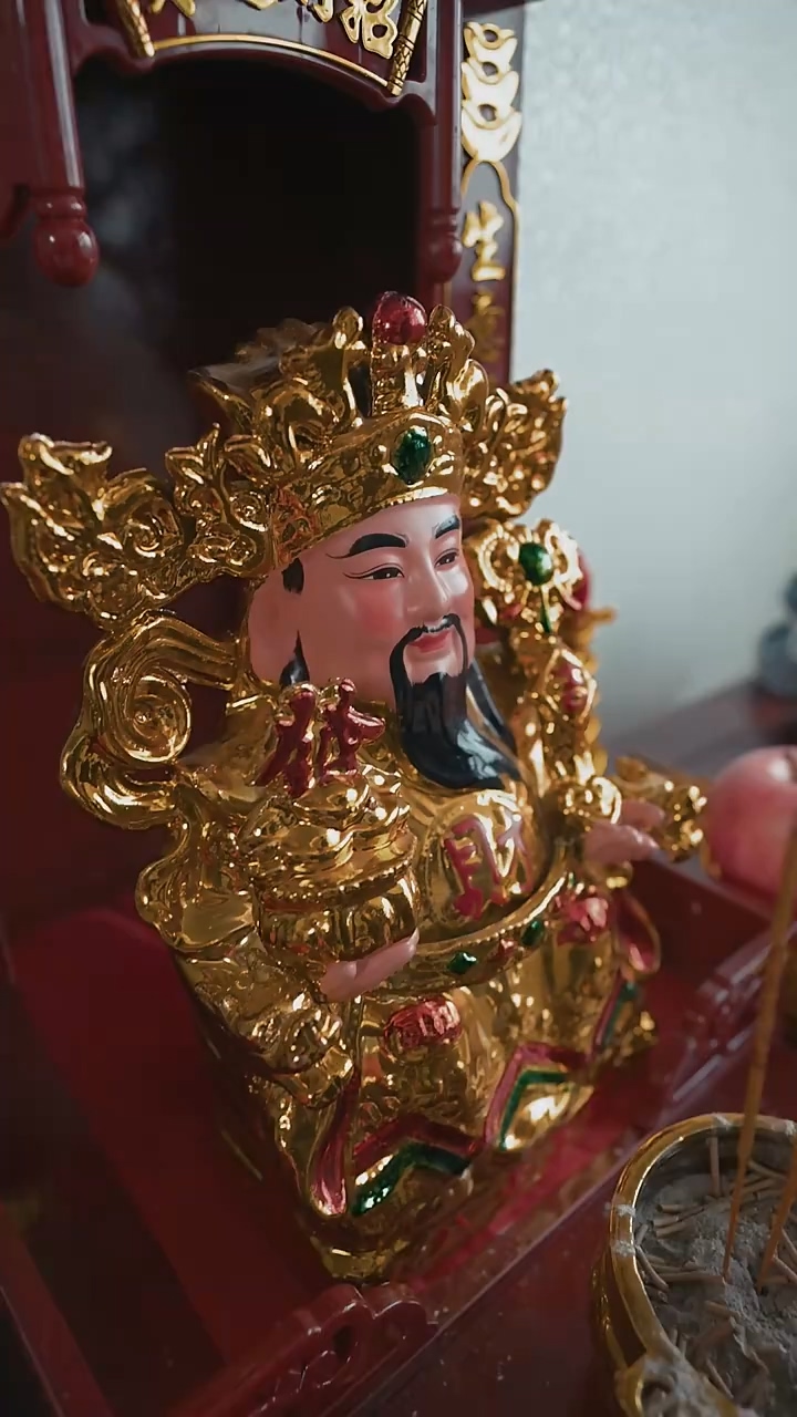 贬值让我成财神第36集