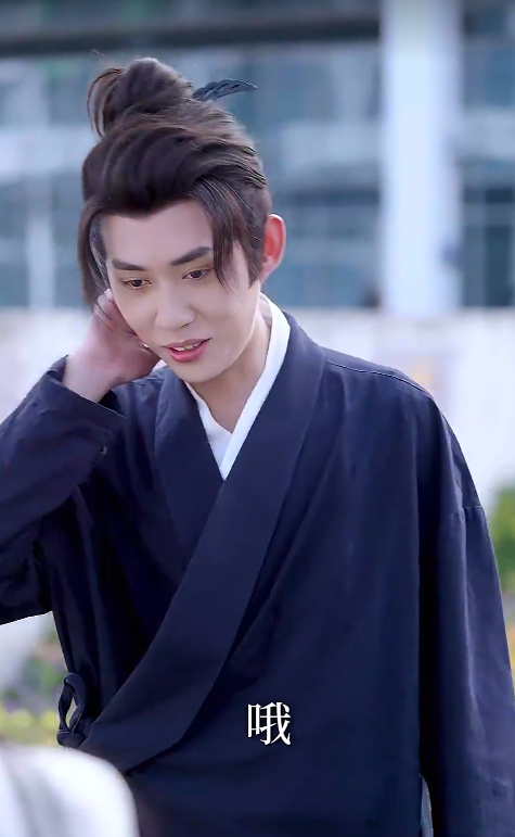 军训求雨我玄学大佬的身份瞒不住了第03集